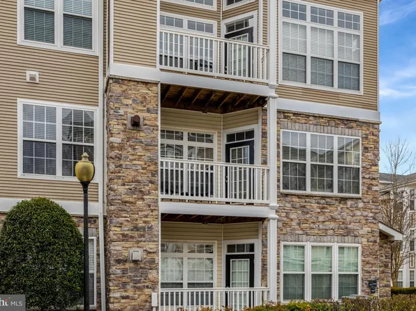507 Sunset View Ter SE Unit 208, Leesburg, VA 20175