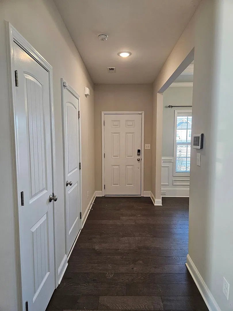 Beautiful Two-Story Home in Established Neighborhood Community- Short Commute to Fayetteville, Ft... — Photo 2