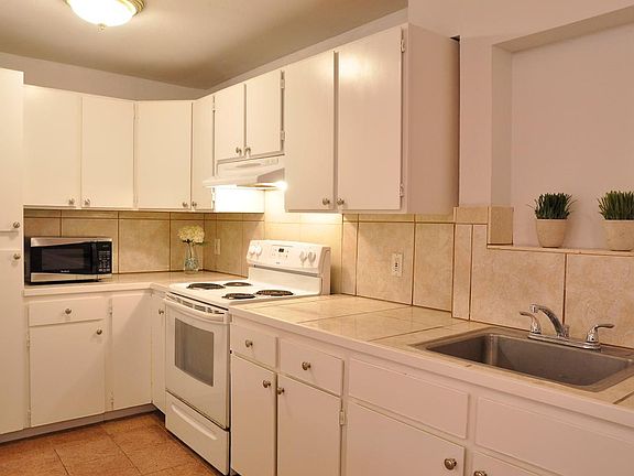 Lots of Cabinet and Storage