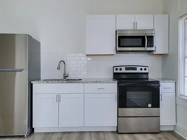 121 W Moore St #101 — Photo 23