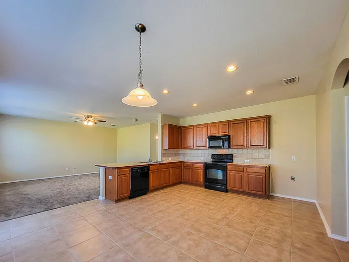 2061 Fair Crest Trl — Photo 3
