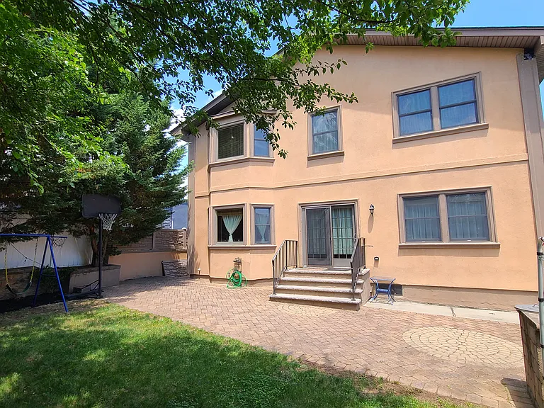 526 Moonachie Ave — Photo 46
