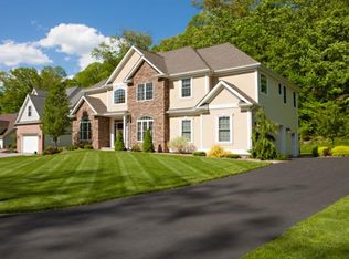 10 Arbor Ct, Poughkeepsie, NY