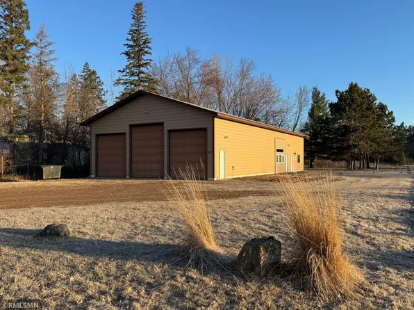 407 1st St NE, Hinckley, MN 55037