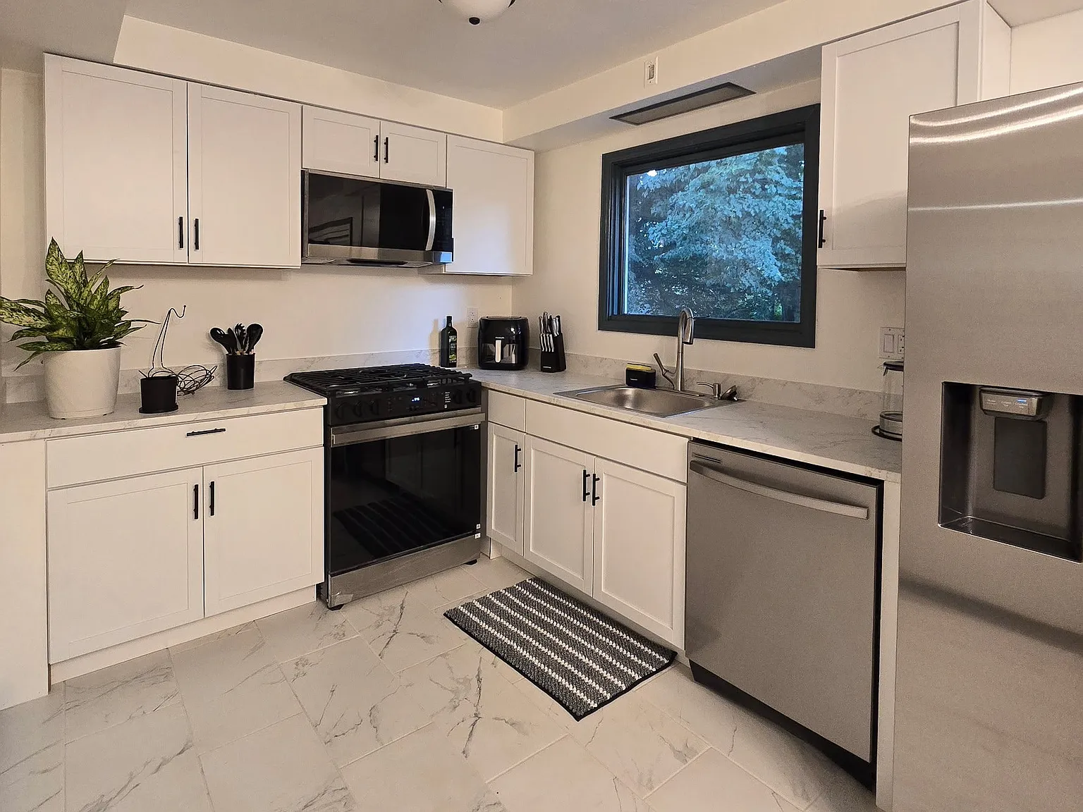 Relaxing 3 bedrooms in a quiet neighborhood of altoona. — Photo 4