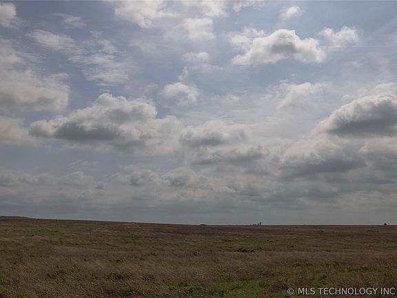 3rd image of 3 E 4500th Rd
