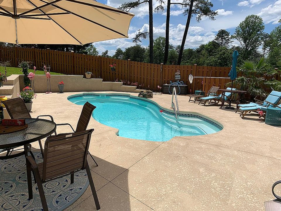 2nd image of 2612 Dog Leg Ln