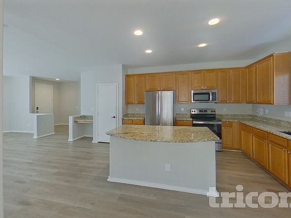 5th image of 40086 W Bonneau St
