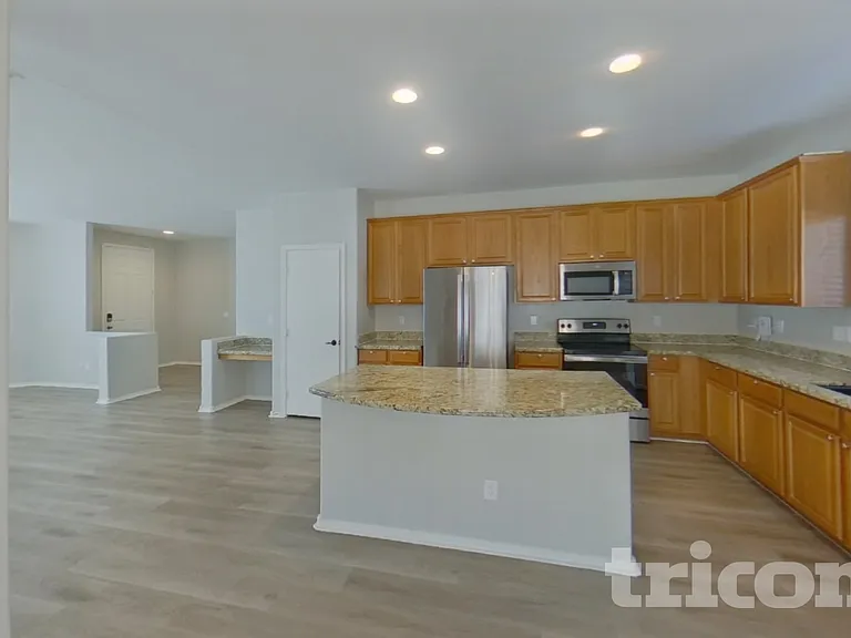 40086 W Bonneau St — Photo 5