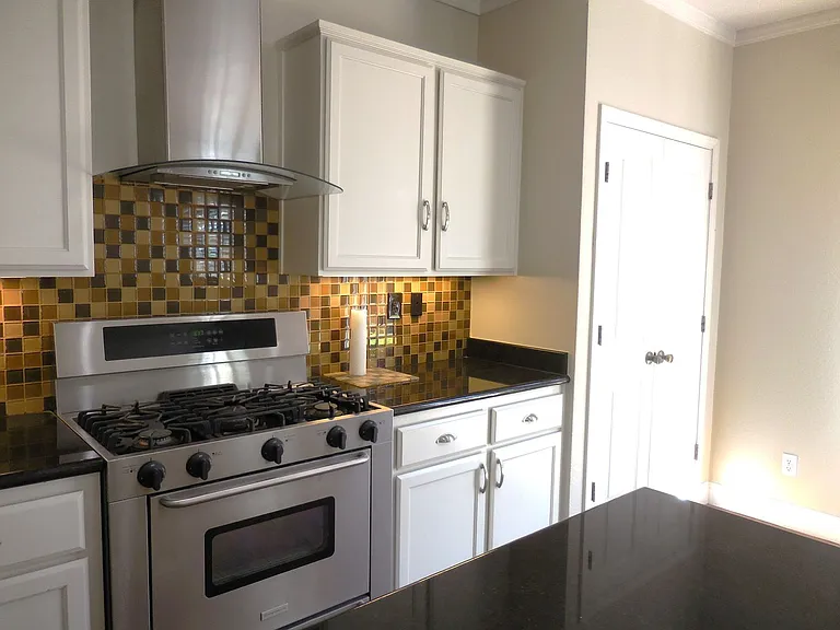 1079 Stillspring Dr — Photo 4