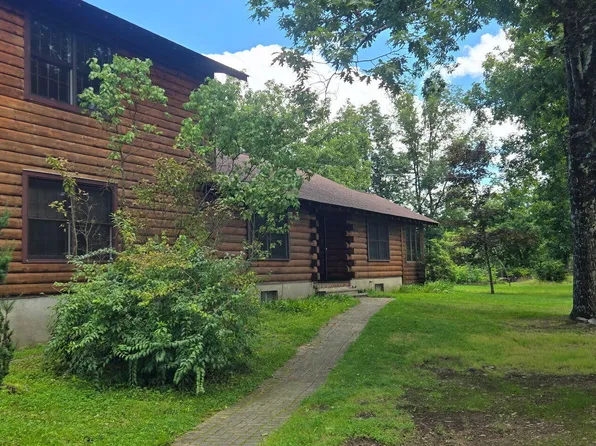 121 Shale Ridge Rd, Milford, PA 18337