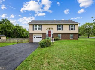 14201 Lakeview Dr, Gainesville, VA 20155