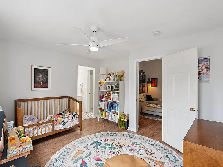 20353 Bowfonds St — Photo 24