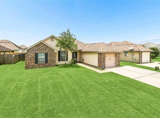 320 Allie Ln, Luling, LA 70070