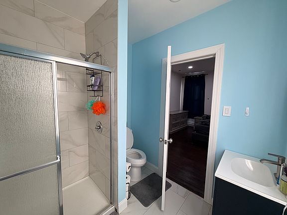 5th image of 124 Jewett St Floor 2