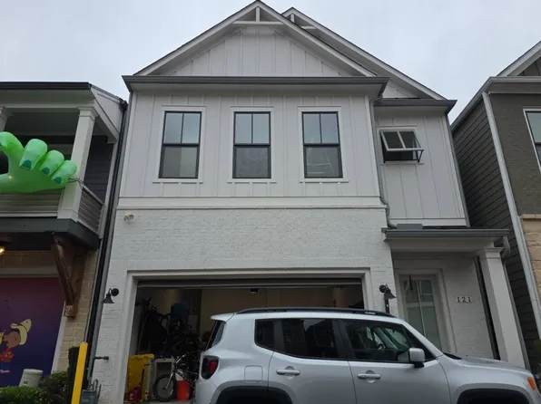 121 Village Green Ave, Woodstock, GA 30189