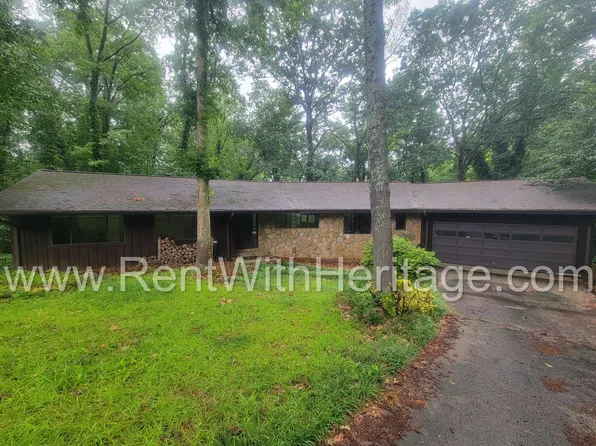 1050 Flamingo Dr, Austell, GA 30168