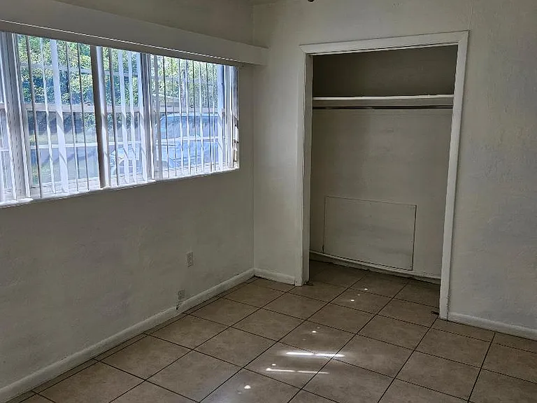 1404 NE 20th Ave — Photo 11