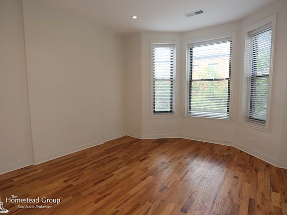 4th image of 733 W Buckingham Pl #2