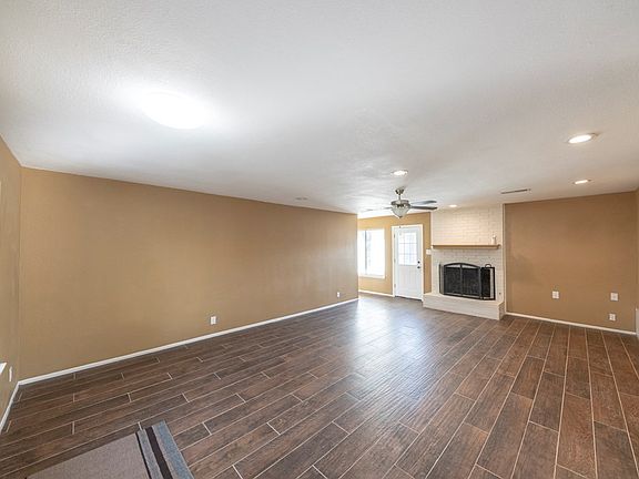 4th image of 4201 Thornberry Dr