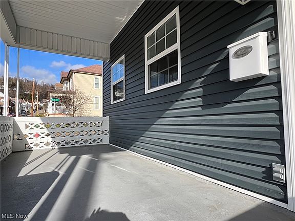 3rd image of 628 Grant Ave