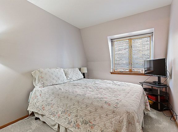 3rd image of 815 Pearson St #43