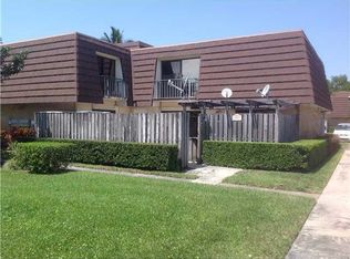 1204 12th Ct, Palm Beach Gardens, FL 33410