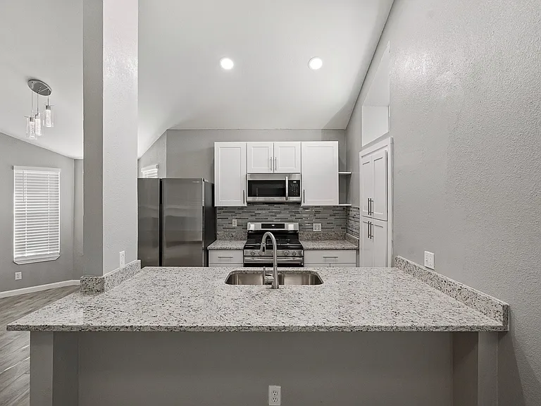 11842 Priscilla Cir — Photo 7