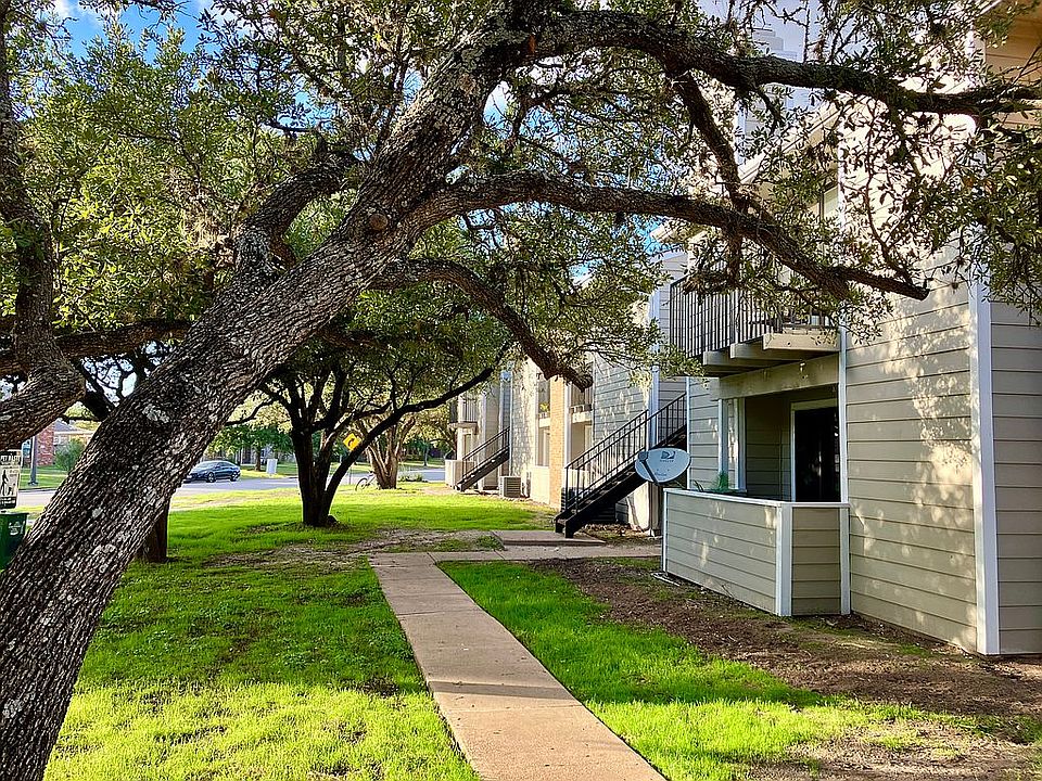 1st image of 1901 Holleman Dr #215
