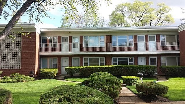 1st image of 900C Crescent St APT 10