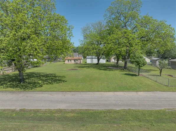 605 N Wineblood St Lot 9&10, Checotah, OK 74426
