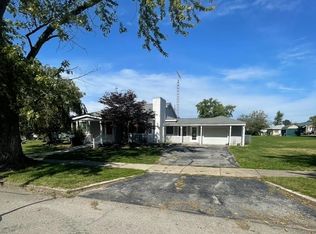 214 W 8th St, Edwardsport, IN