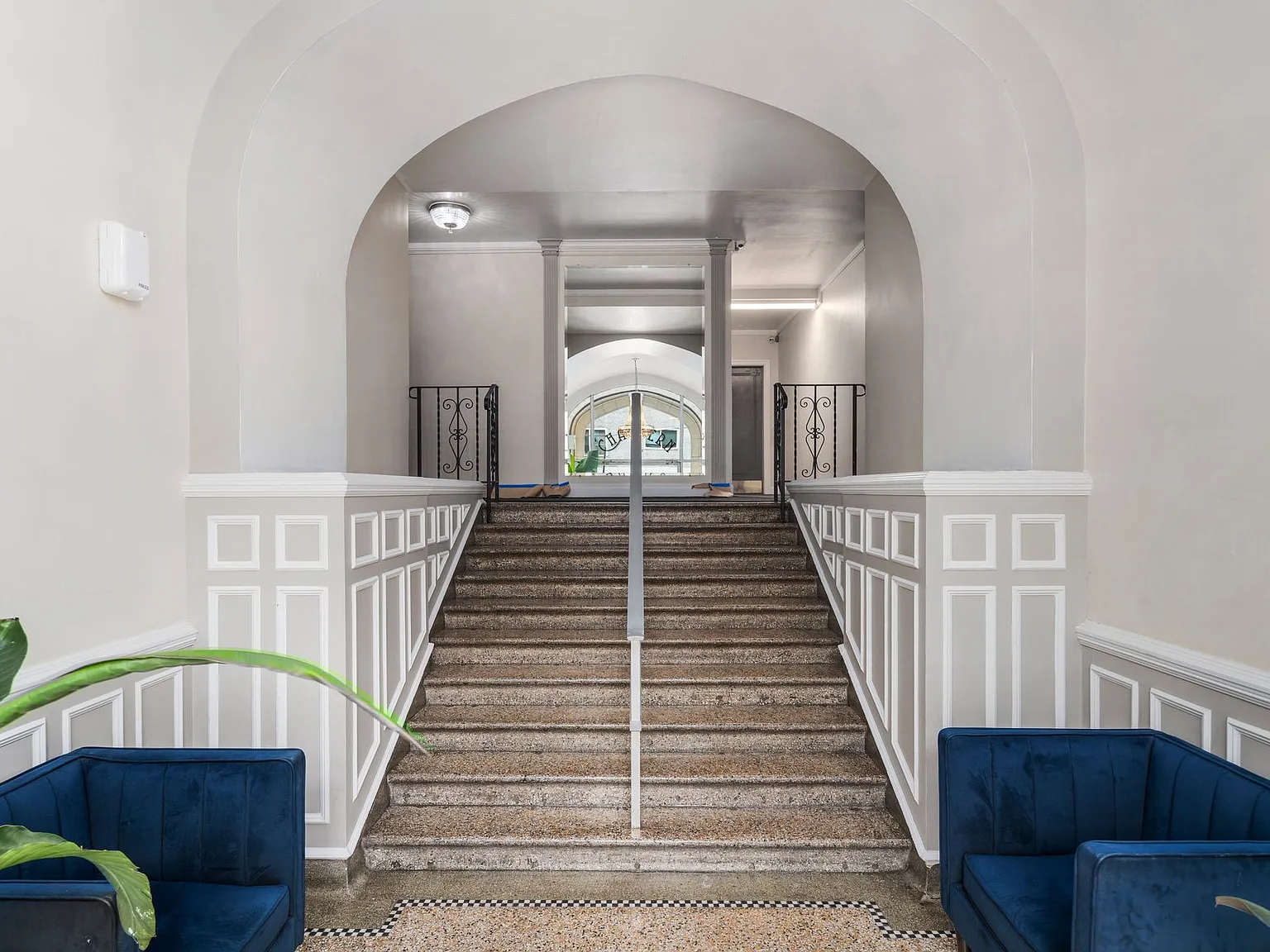 Charbern Apartments, where timeless architecture meets comfortable city living. — Photo 4