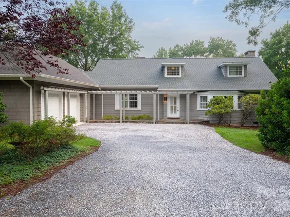 55 1st St, Tryon, NC 28782