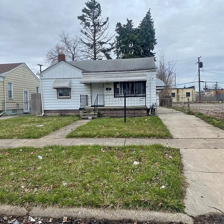 19360 Saint Louis St