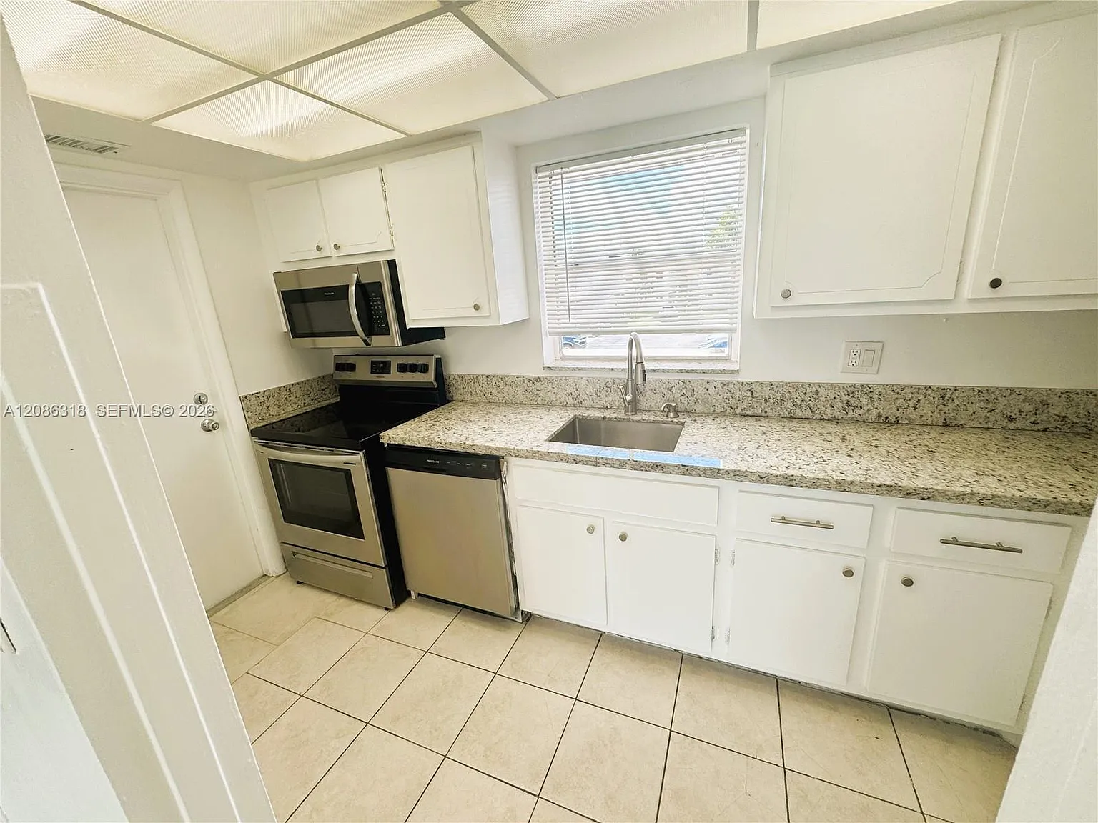 Village At Dadeland Condo — Photo 2