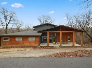 2004 Almand Dr, Bentonville, AR 72712