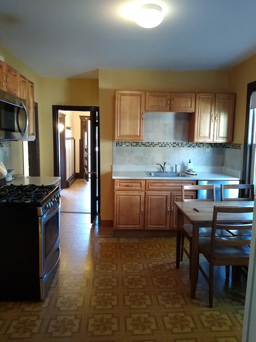 Building Photo - 3 Gold Star Ct #3