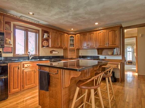 Kitchen, view 2