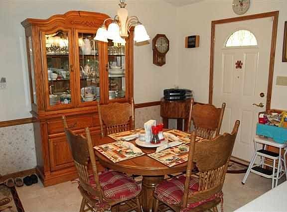 3rd image of 5355 Bullard Dr