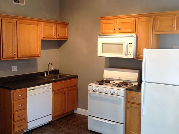5th image of 2336 S 39th St APT 2