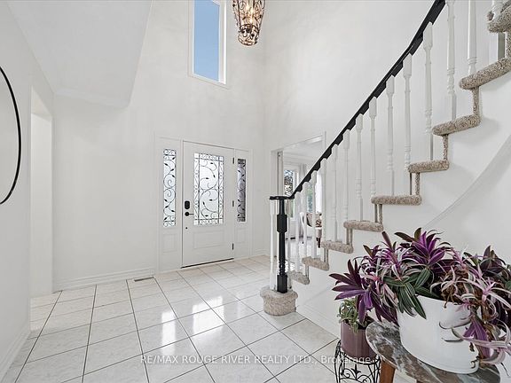 5th image of 84 Bedell Cres