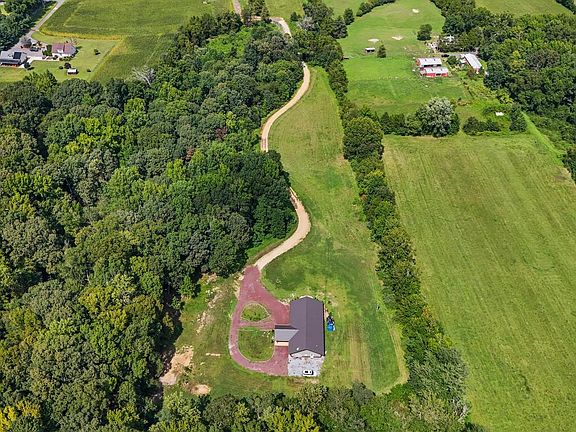 5th image of 179 Quaker Neck Rd