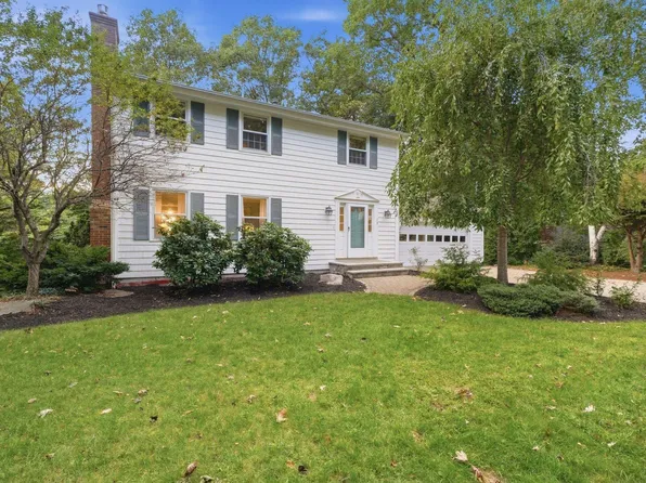15 Warton Road, Nashua, NH 03062