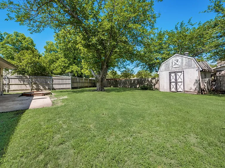 901 Hudson Dr — Photo 10