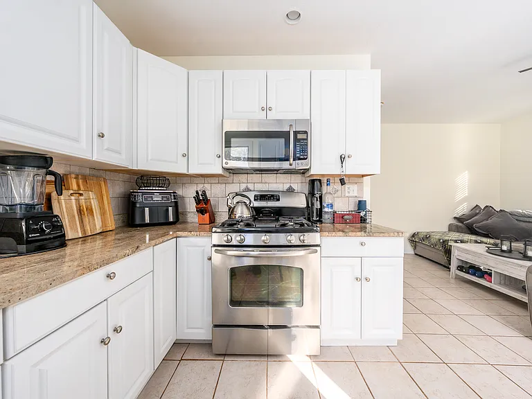 46 Edmar Rd — Photo 5