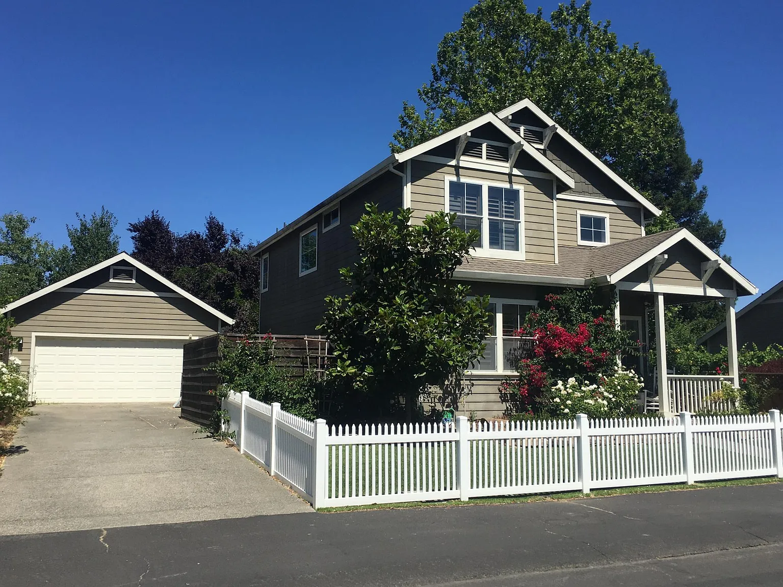 8 Jasmine St photo 1