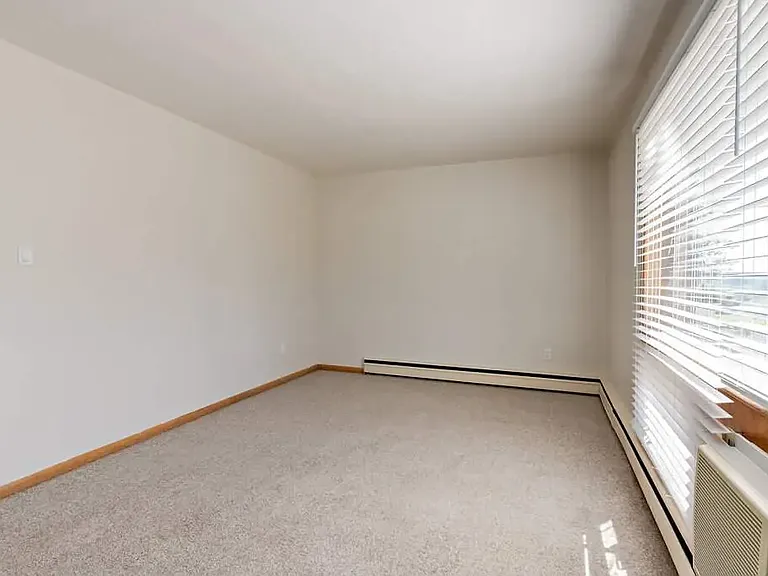 549 Belfast St SE #5 — Photo 16
