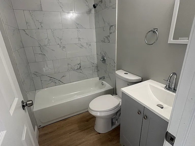 2105 Maryland Ave #404 — Photo 11