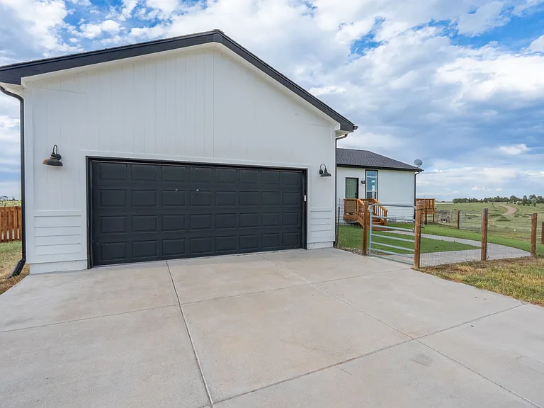 8036 Flintwood Rd — Photo 2